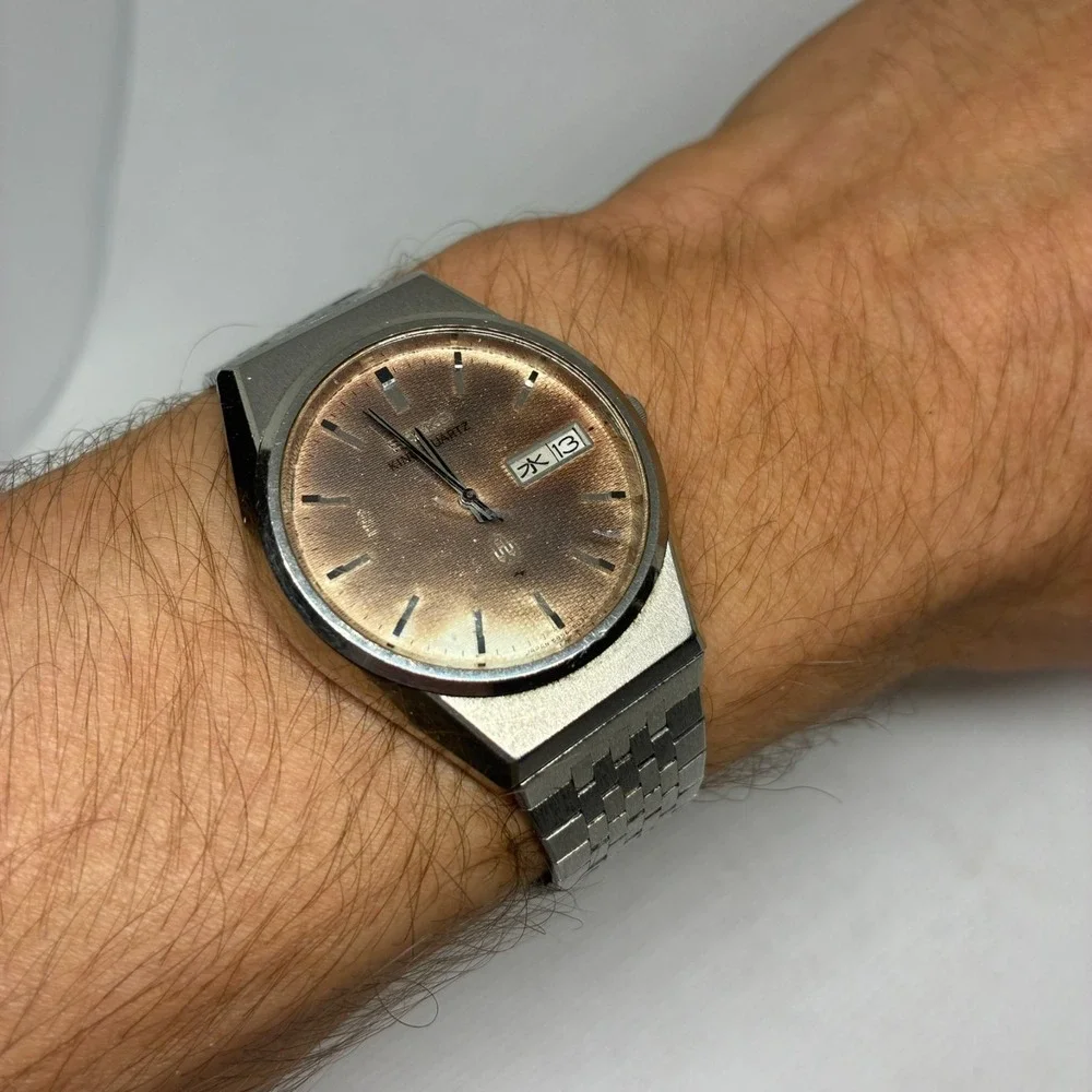 Vintage Seiko King Quartz 5856-8020 Dial Day Date Men's Watch-RUNS!